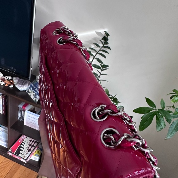 Chanel red patent jumbo single flap bag with silver hardware - Picture 3 of 16